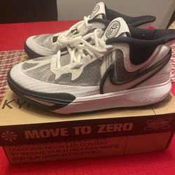 Nike Kyrie 8 shoes