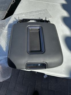 2500 Chevy Or GMC Truck 2014-2019 Middle Rest 