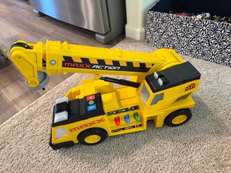 Maxx Action Toy Crane Truck