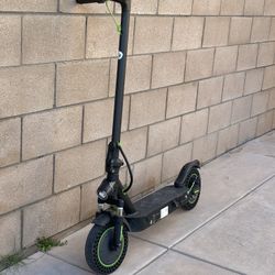 Isinwheel S9 Max Electric Scooter – For Parts or Repair