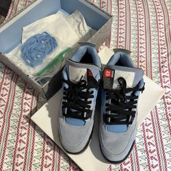 Jordan 4’s MEN UNC Blue Size 11