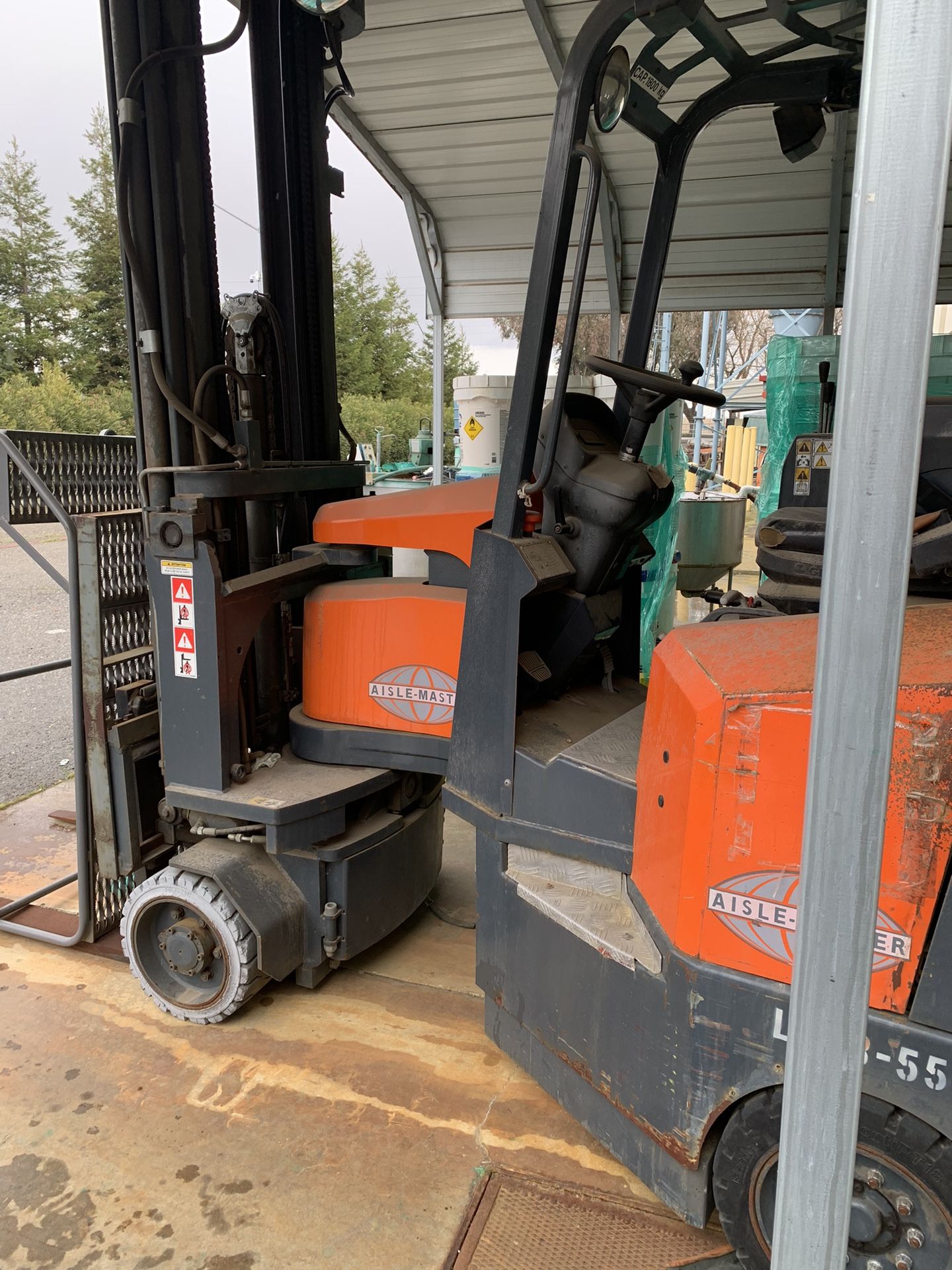 Isle Master Forklift