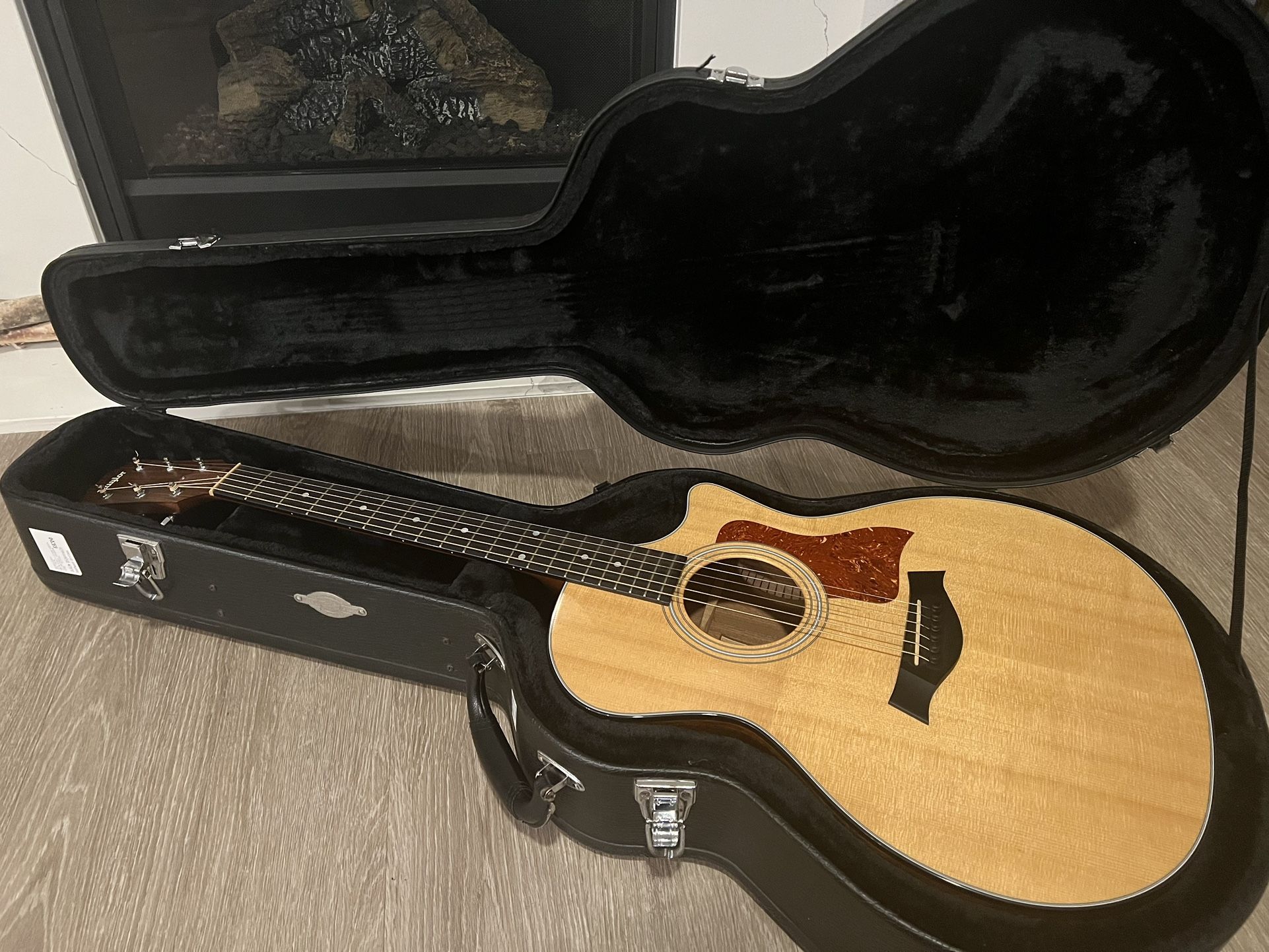 Taylor guitar 314CE