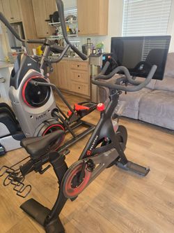 Peleton Exercise Bike & Bowflex M5 Max Trainer (PLEASE READ DESCRIPTION)