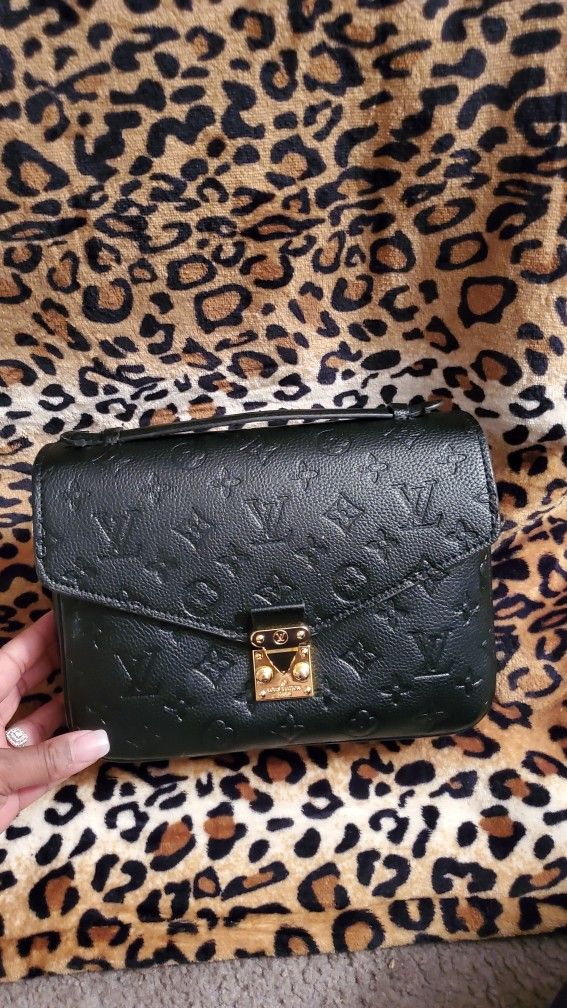 Louis Vuitton Crossbody Bag
