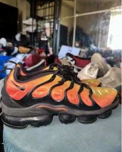 Nike Air VaporMax Plus "Crimson Sunset" Size 9 Pre Owned No Box or Insoles