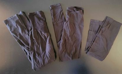 Maternity pregnancy leggings
Size Small - 3 Pairs
