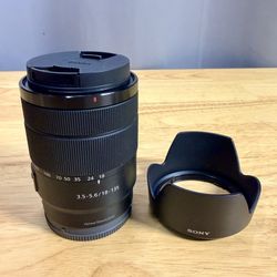 Sony - E 18-135mm f/3.5-5.6 OSS All-in-One Zoom Lens