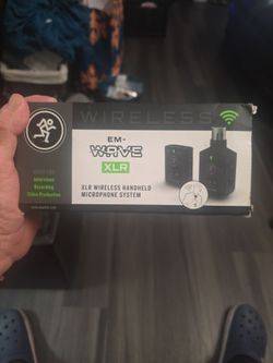 Mackie XLR wireless microphone system