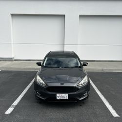 2015 Ford Focus SE – Clean, Well Maintained, Sporty, Reliable 