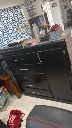Wood chest cajonera
