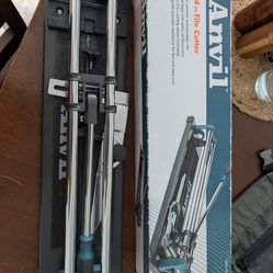 Anvil tile cutter