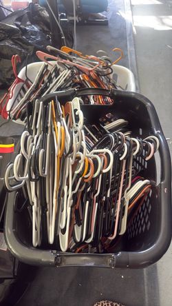220 Clothes Hangers – Bulk Lot