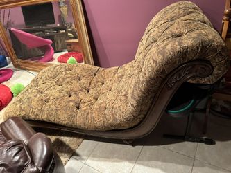 Shays Lounge Brand New