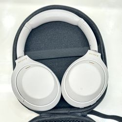 Sony Wh1000xm4 Active Noise canceling Headphones In Silver ( XM4 ) With Case