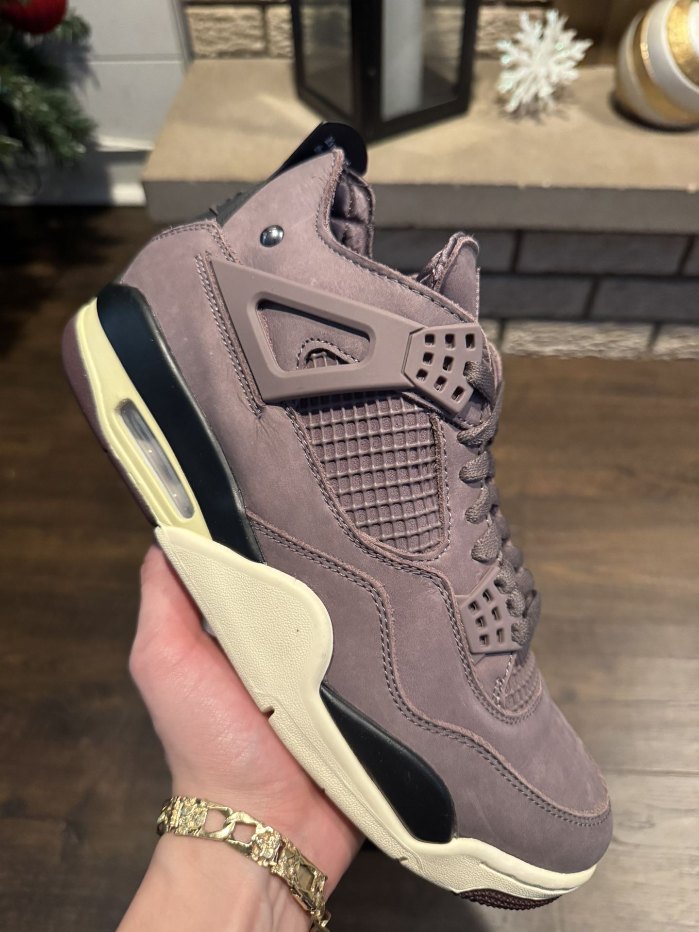 Retro 4 A Ma Maniere Violet Ore