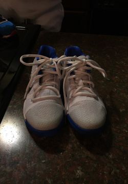 Boys Kyrie Irving Shoes