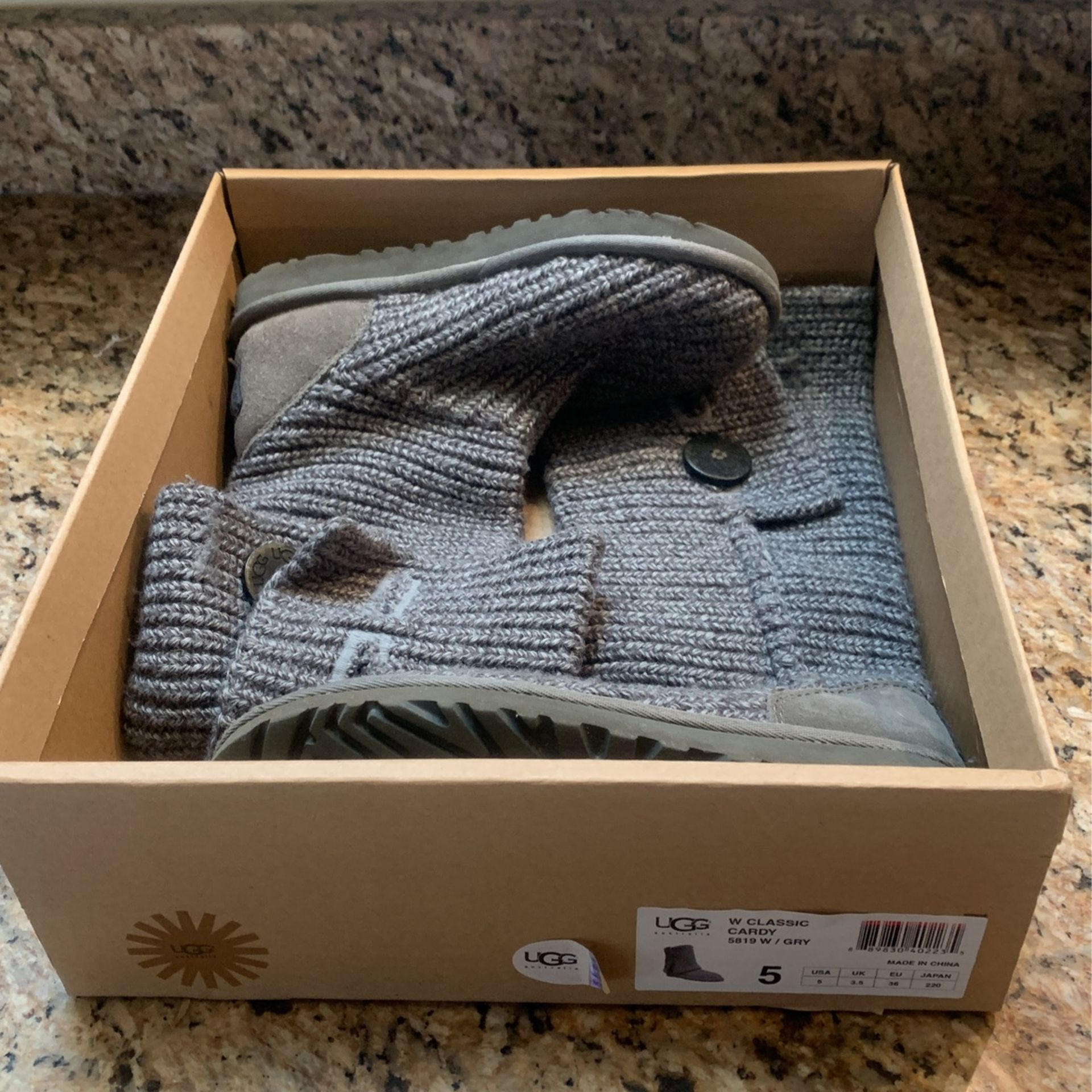 Like New in Box UGG Shoes Size 5