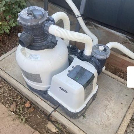 New Intex Pump with 14" Sand Filter & Salt Water Chlorinator