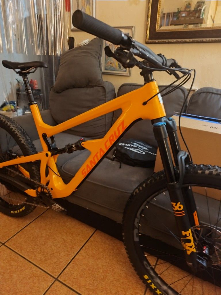 Santa Cruz Hightower XXL Carbon Fiber Still Brand New