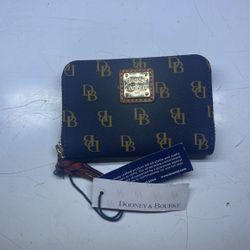 Dooney & Bourke 