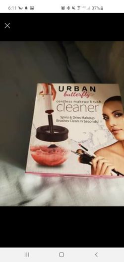 Urban butterfly makeup brush cleaner
