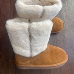 New Kids Boots UGG, Size 2