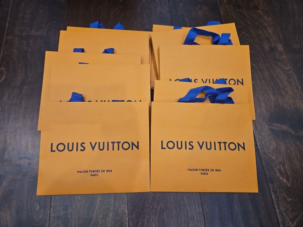 LOUIS VUITTON 10 Pc