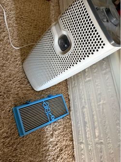 2 Holmes air purifiers
