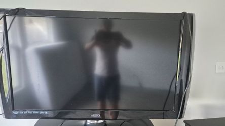 42" TV + Full Motion Wall Mount - $30 (Price is FIRM)