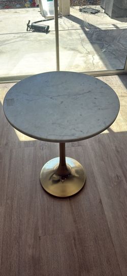 End table/ corner table