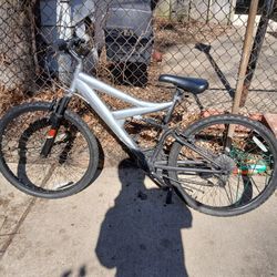Mountain Bike Black and Silver 