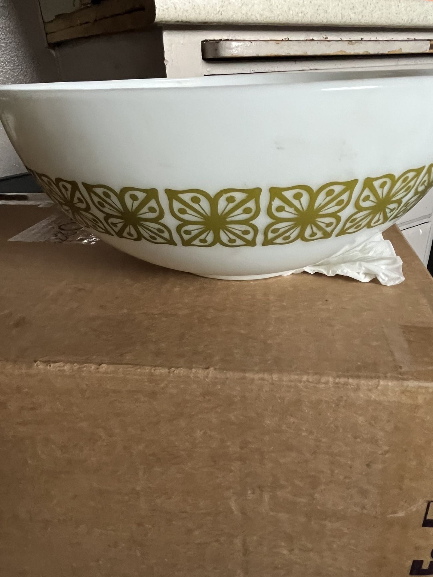 VINTAGE PYREX AUTUMN FLORAL CINDERELLA BOWL 