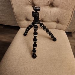 Merkury Mini Tripod