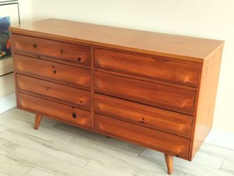 Vintage Mid Century 1954 Franklin Shockey Co. Sculpted 8 Drawer Knotty Pine Dresser