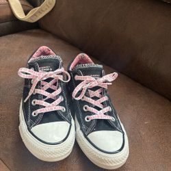 Converse x Hello Kitty Low-Top Sneakers