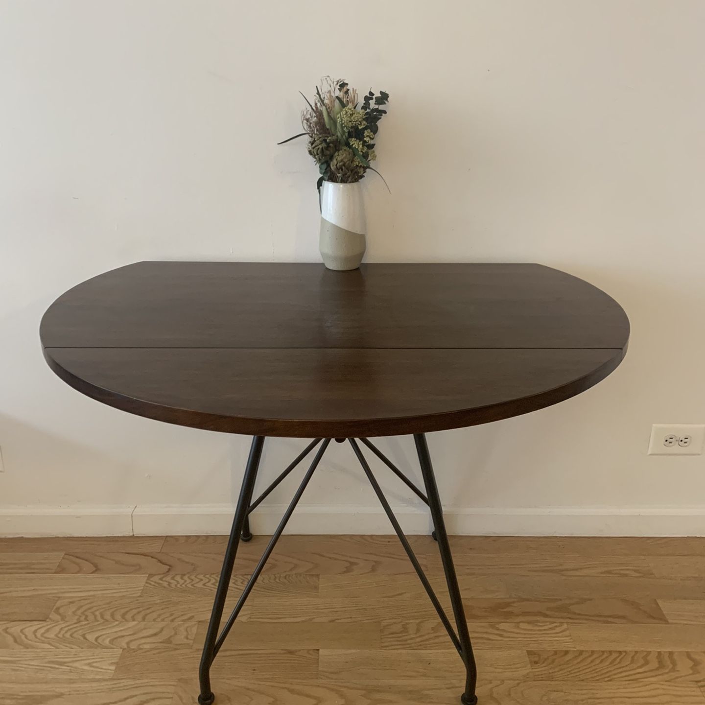 Jules drop leaf table outlet