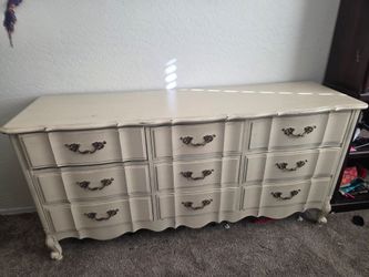 9 Drawer Dresser