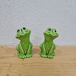 Vintage Japan Frog Salt Pepper Shaker Set H169 Kitschy