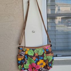 CROSSBODY/SHOULDER BAG...ZIPPERED 