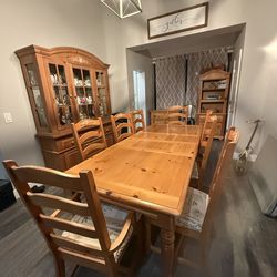 Broyhill Dining Room Set