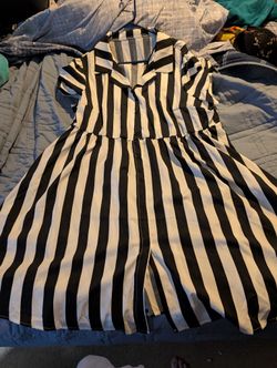 Size 5X Black And White Dress