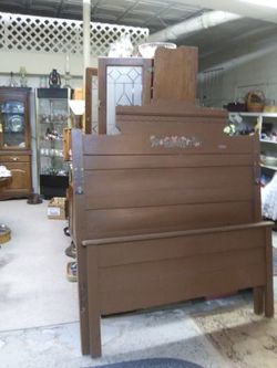 Bed (Full) No Rails Or Slats