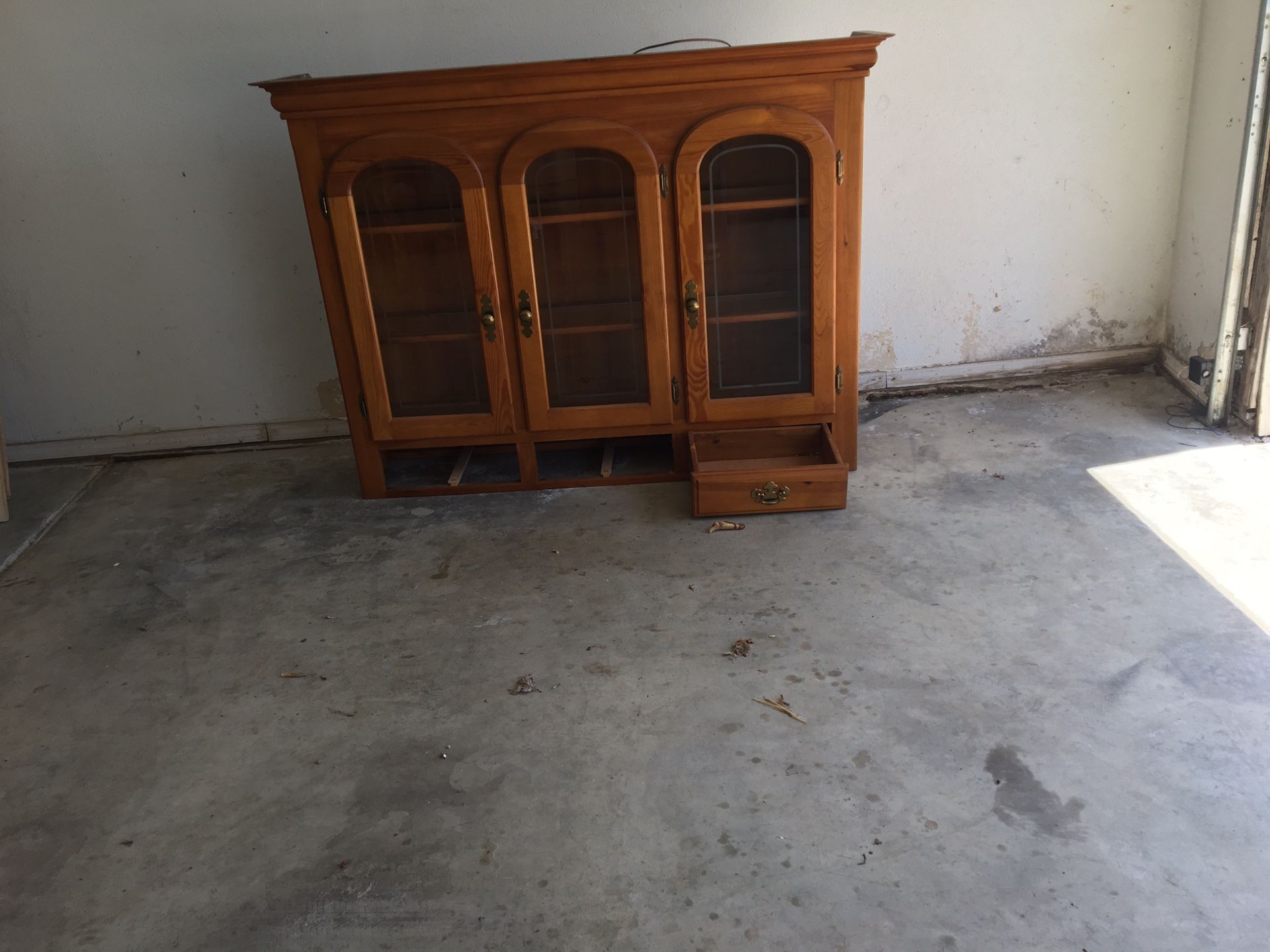 China Cabinet and kitchen Table 6 chair