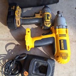 Dewalt Drills With Battery And Bag