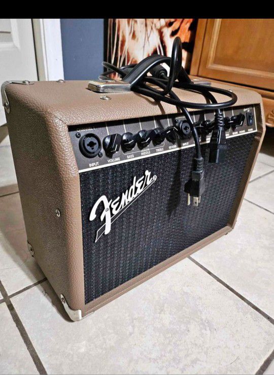 Amplificador fender para guitarra electrica o bajoquinto

Fender Acoustasonic Guitar Amp for Acoustic Guitar, 40 Watts,