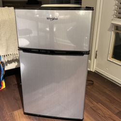 Whirlpool Refrigerator 