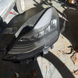 L Tesla Model 3 Headlight