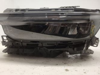 Jeep Grand Cherokee driver side headlight assembly