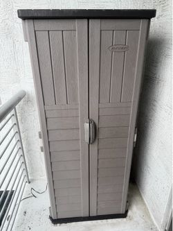 Outdoor storage cabinet